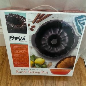 NEW IN BOX Parini Bundt Baking Pan